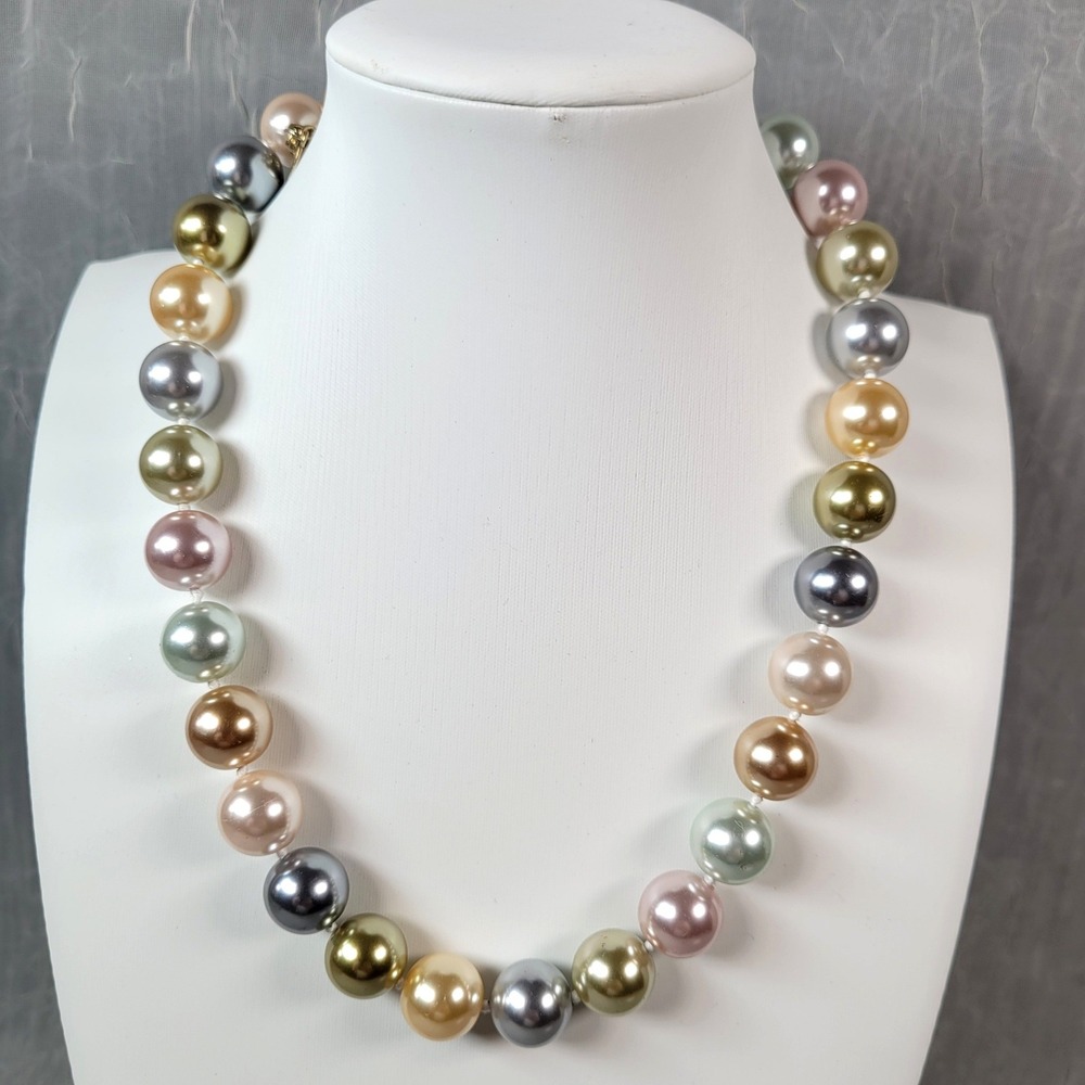 Kenneth J Lane Simulated Pastel Pearl Inaugural Collection Necklace 2009 KJL